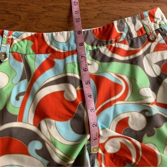 Madison Retro Print Capris - Picture 4 of 12